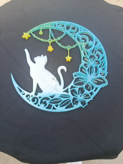 Lune avec chat agile touchant les étoiles holographique
