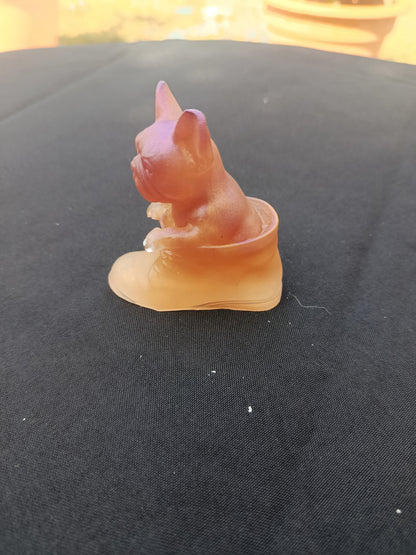 Chien dans sa chaussure